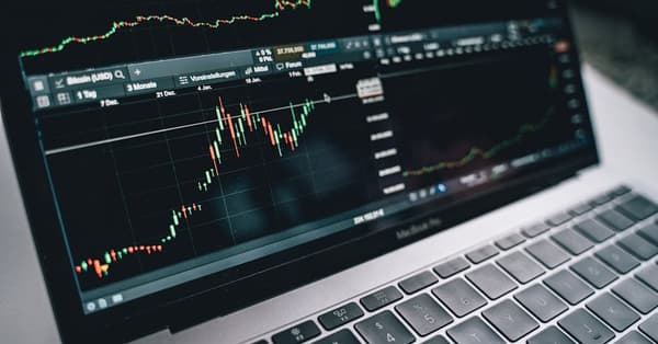 navigating crypto downturn tips market analysis