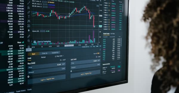 traders shift focus bitcoin investment strategy